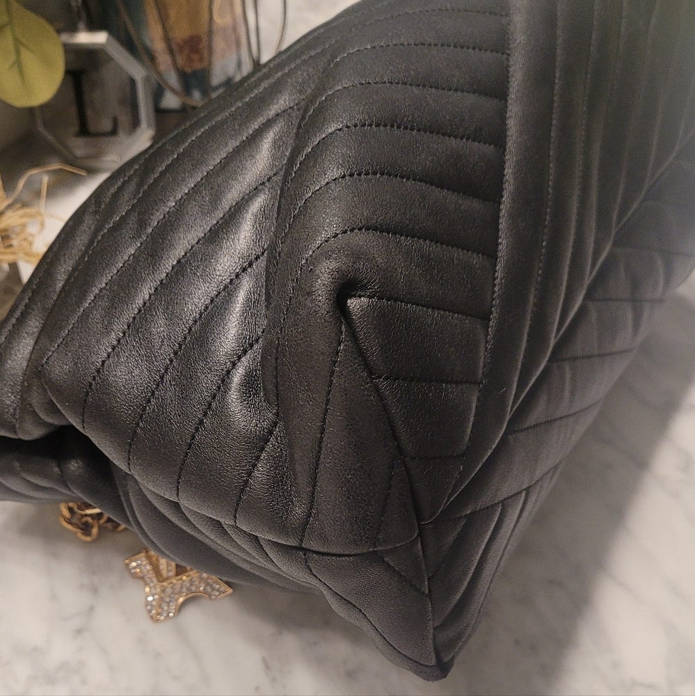 EUC Tory Burch KIRA CHEVRON TOTE Bag - Picture 7 of 11